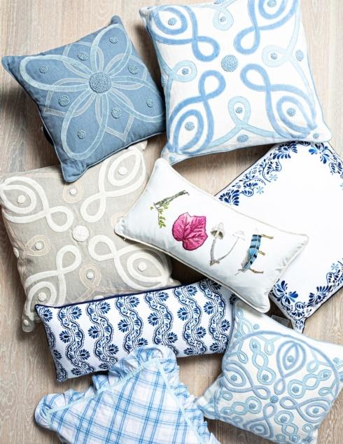 Pillows & Blanket collection with 17 products