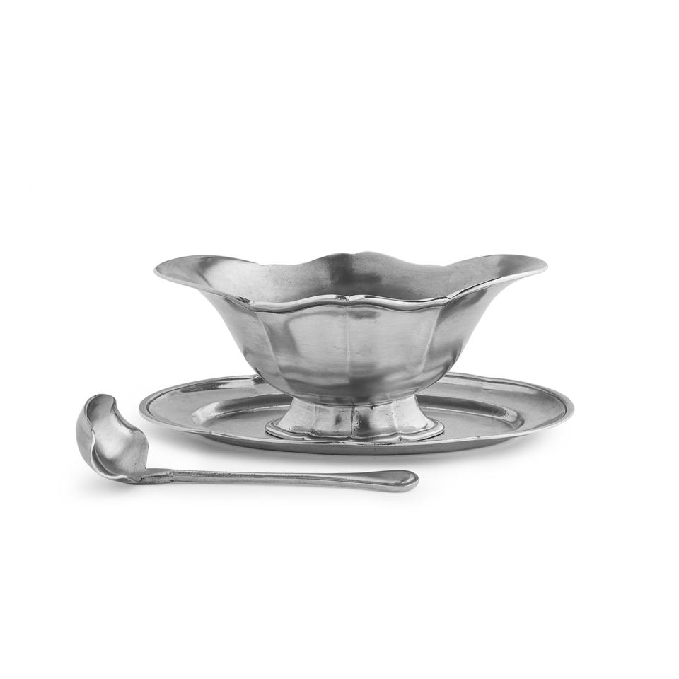 Gravy Boat with Tray and Ladle
