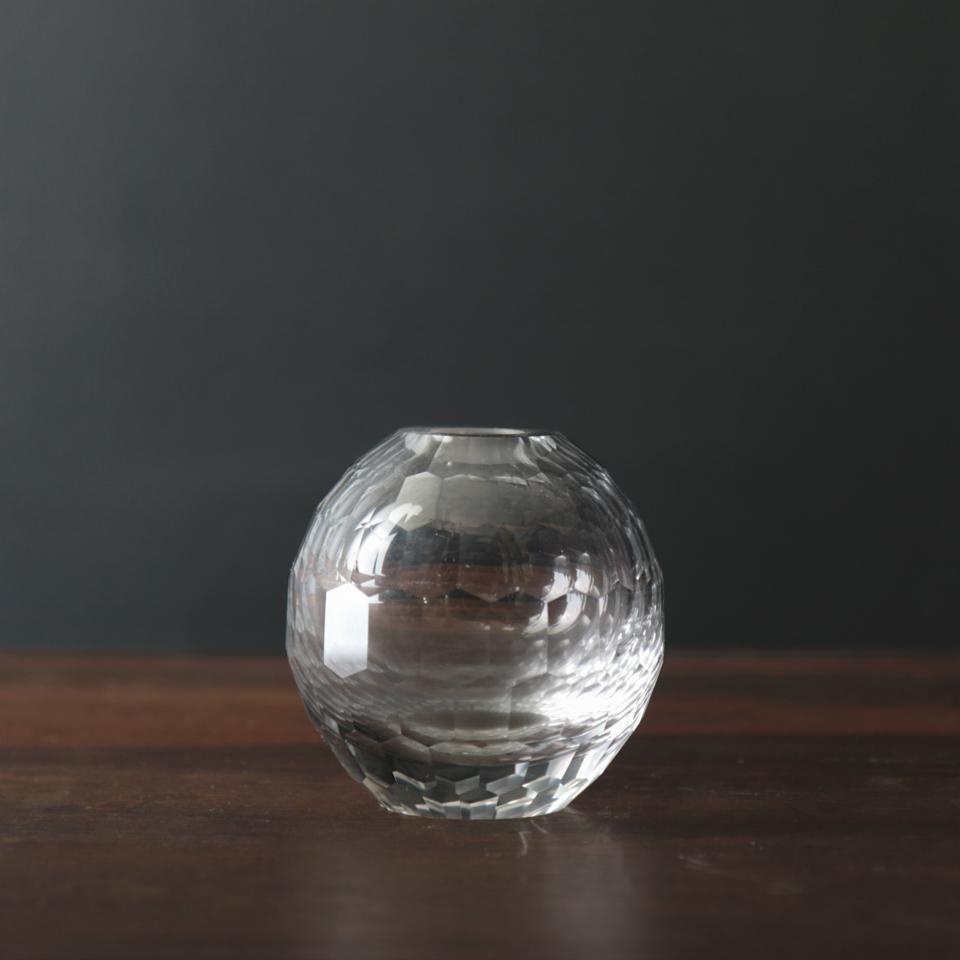 Faceted round bud vase clear