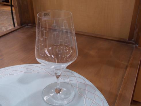 $65.00 Rolf Mid Century Modern wine Glass set 4