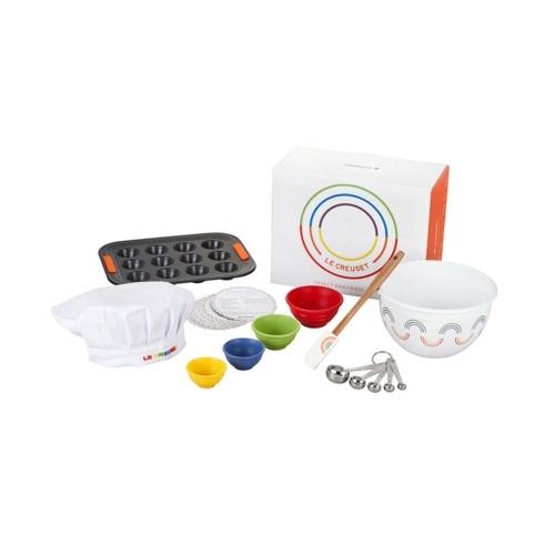 $99.00 6 Piece Family Bakeware Set (includes SS measuring spoons, silicone measuring cups, EOS mixing bowl, silicone spatula, nonstick mini cupcake tray, chef\'s hat and recipe cards)