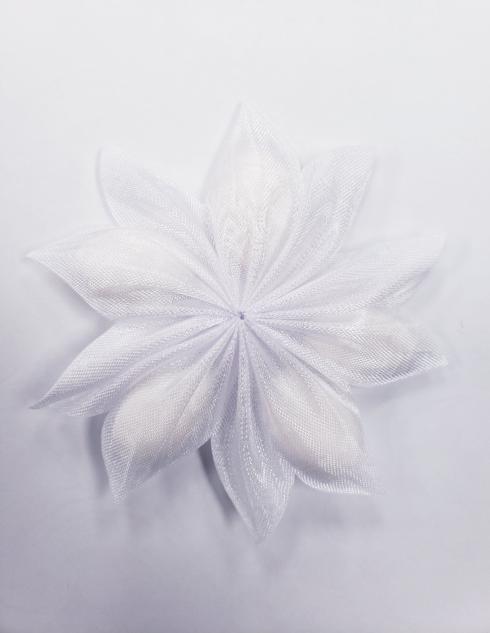 Cometa White Confetti Flower - $4.00