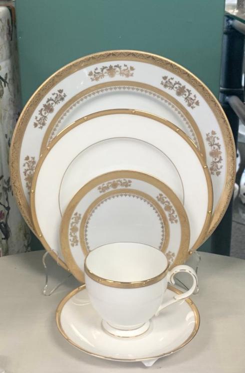 Pieces of Eight Exclusives   Orsay White with Rochelle Gold  5 Piece Place Setting $337.00
